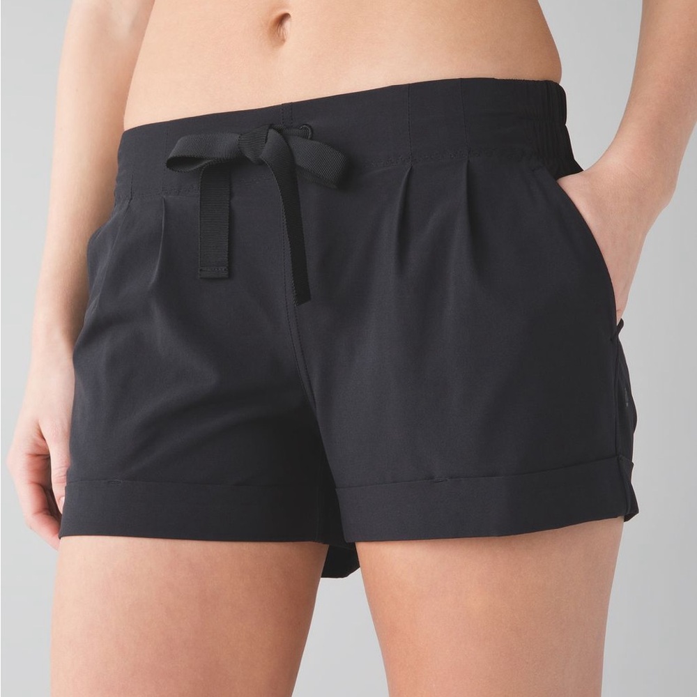 Lululemon Spring Break Away Short Black 8